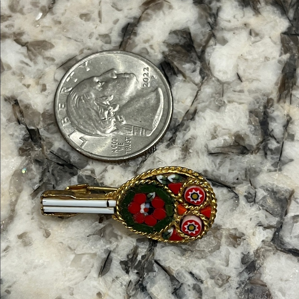 Enamel mosaic pin